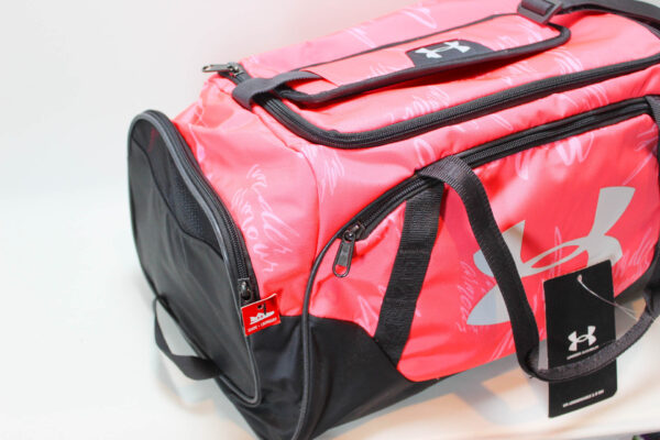 Maleta Under Armour Rosa – Edición Limitada - Imagen 3